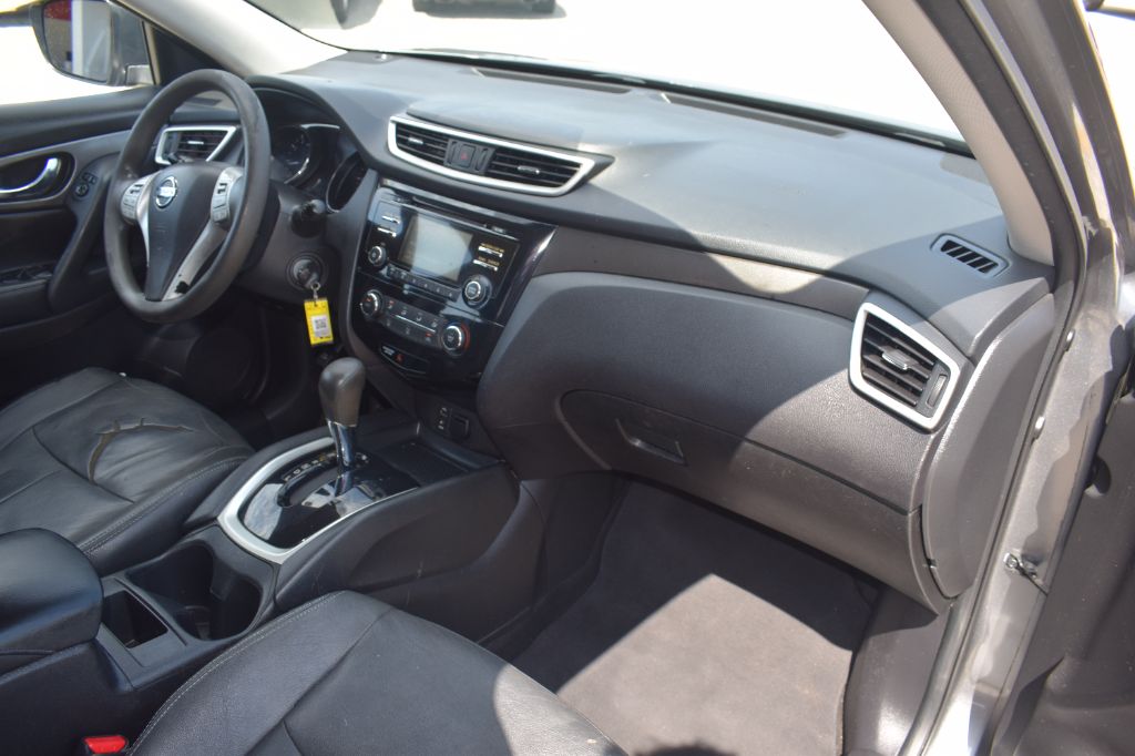 2016 Nissan Rogue - $9,299