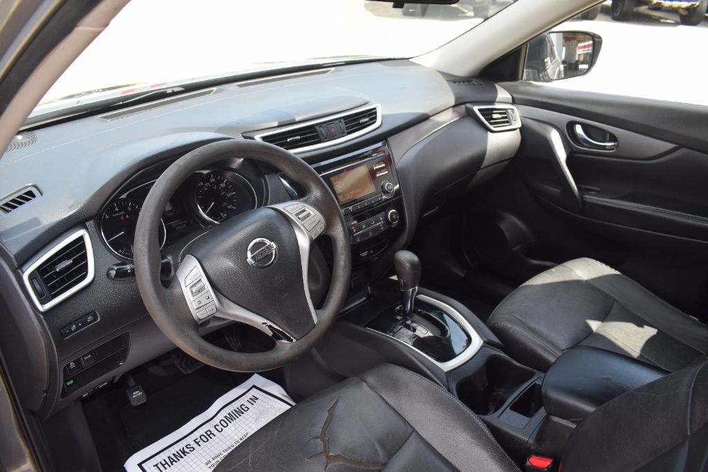 2016 Nissan Rogue - $9,299