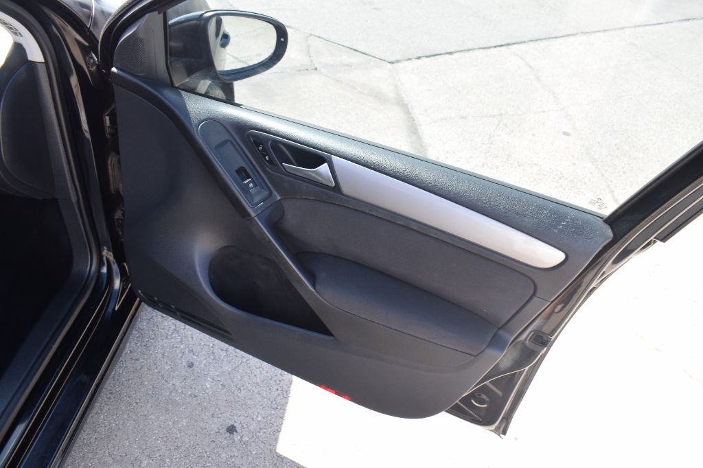 2014 Volkswagen Golf - $6,299