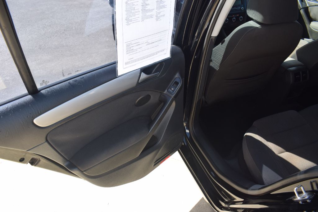 2014 Volkswagen Golf - $6,299