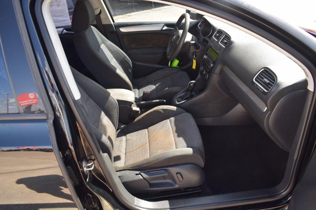 2014 Volkswagen Golf - $6,299