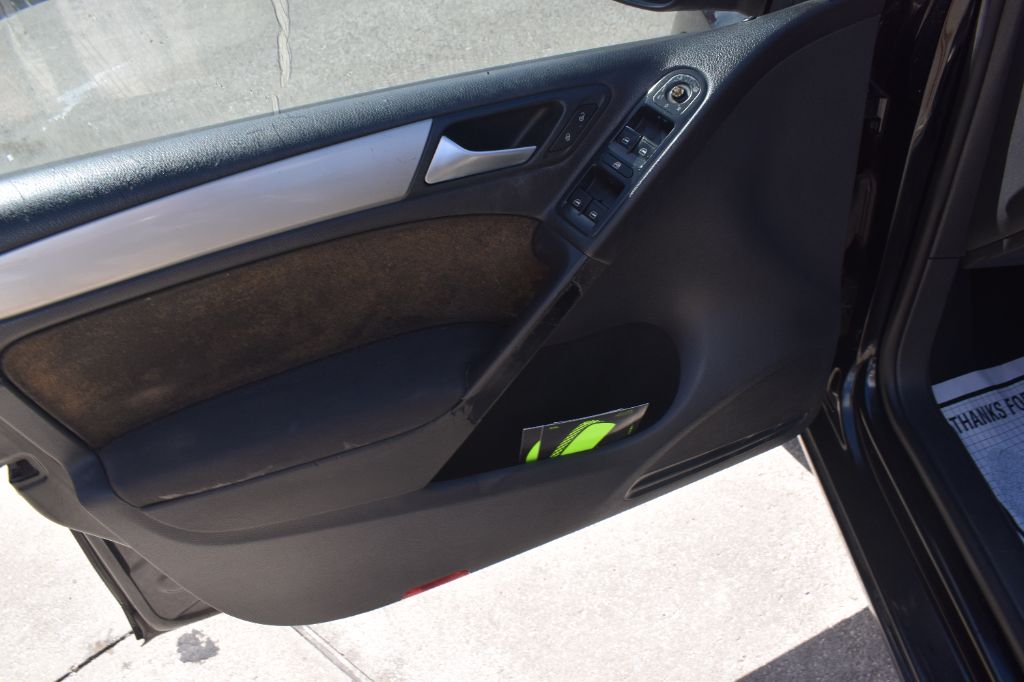 2014 Volkswagen Golf - $6,299