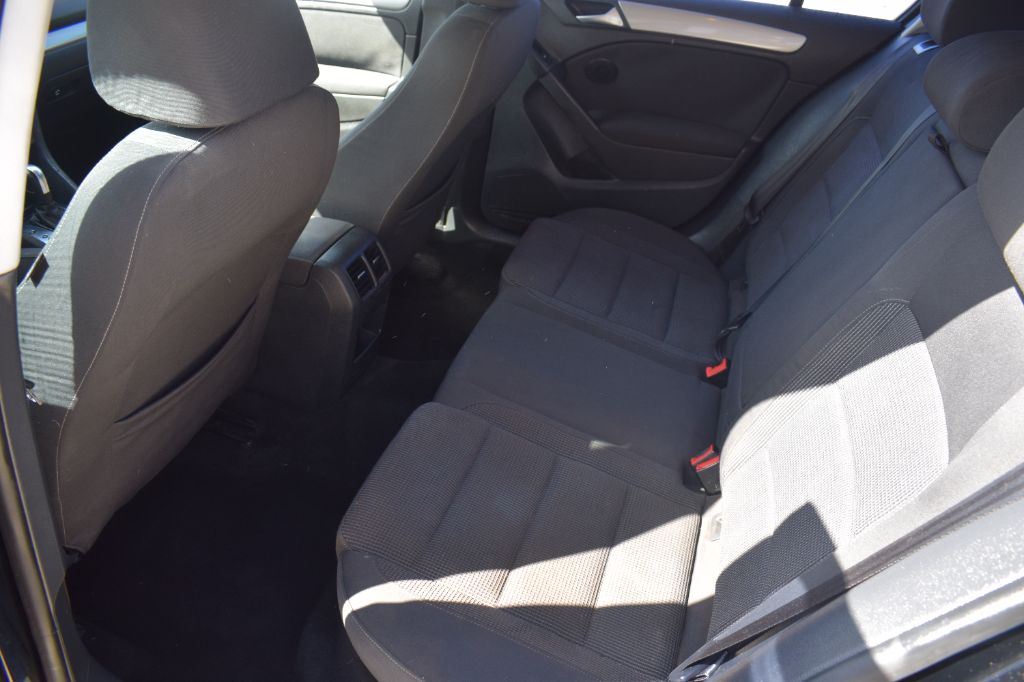 2014 Volkswagen Golf - $6,299