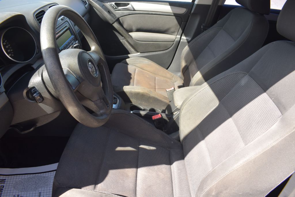 2014 Volkswagen Golf - $6,299