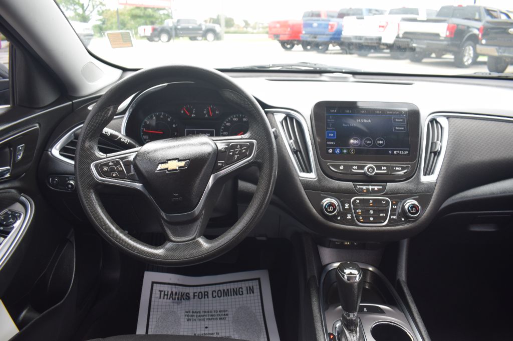 2020 Chevrolet Malibu - $9,900