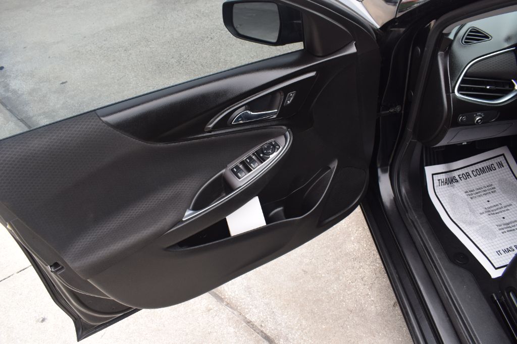2020 Chevrolet Malibu - $9,900