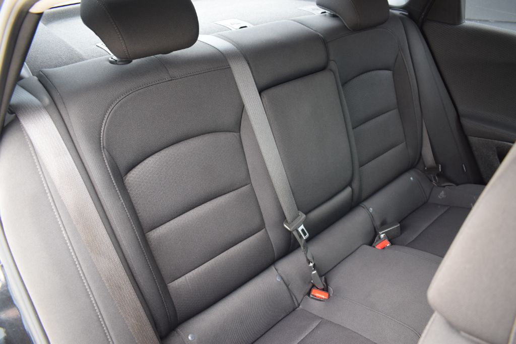 2020 Chevrolet Malibu - $9,900