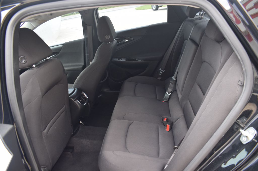 2020 Chevrolet Malibu - $9,900