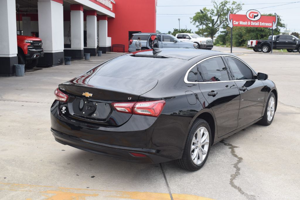 2020 Chevrolet Malibu - $9,900