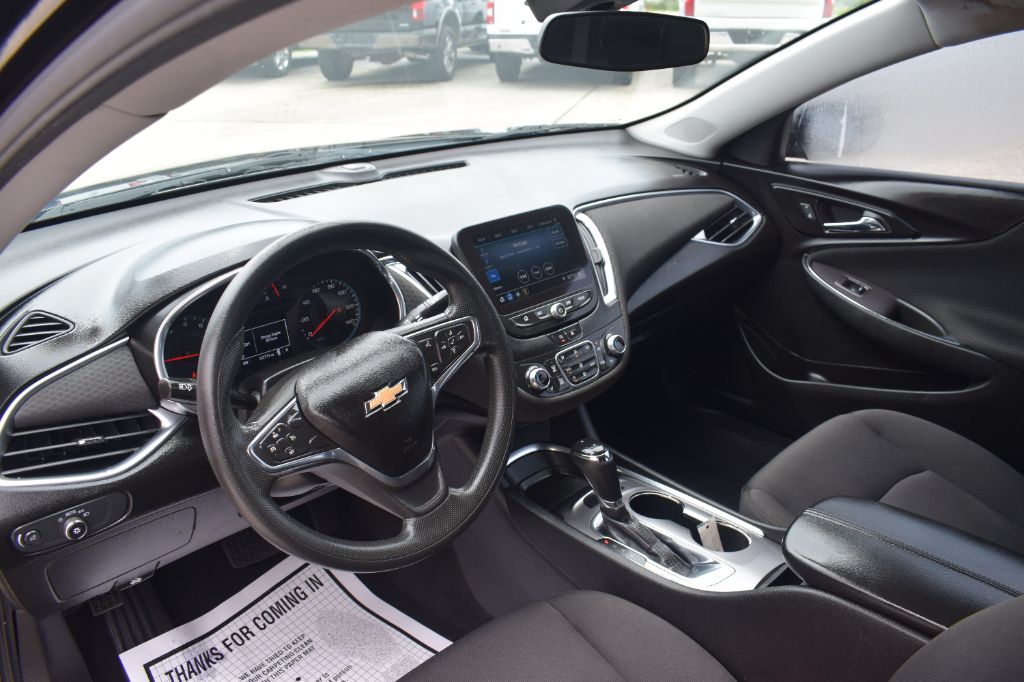 2020 Chevrolet Malibu - $9,900