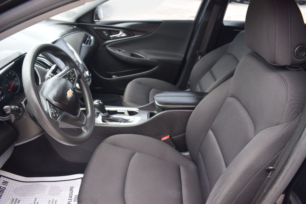2020 Chevrolet Malibu - $9,900