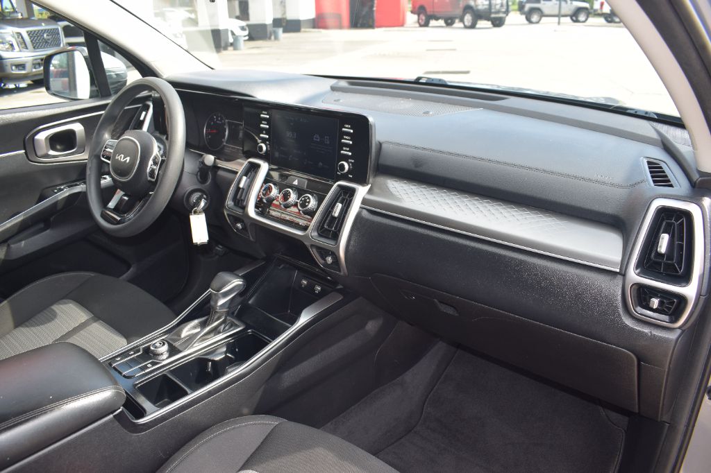 2022 Kia Sorento - $16,900