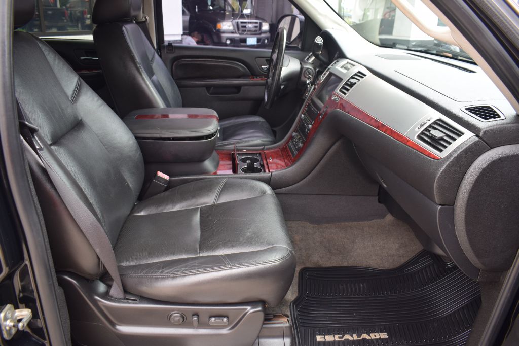 2010 Cadillac Escalade - $8,499