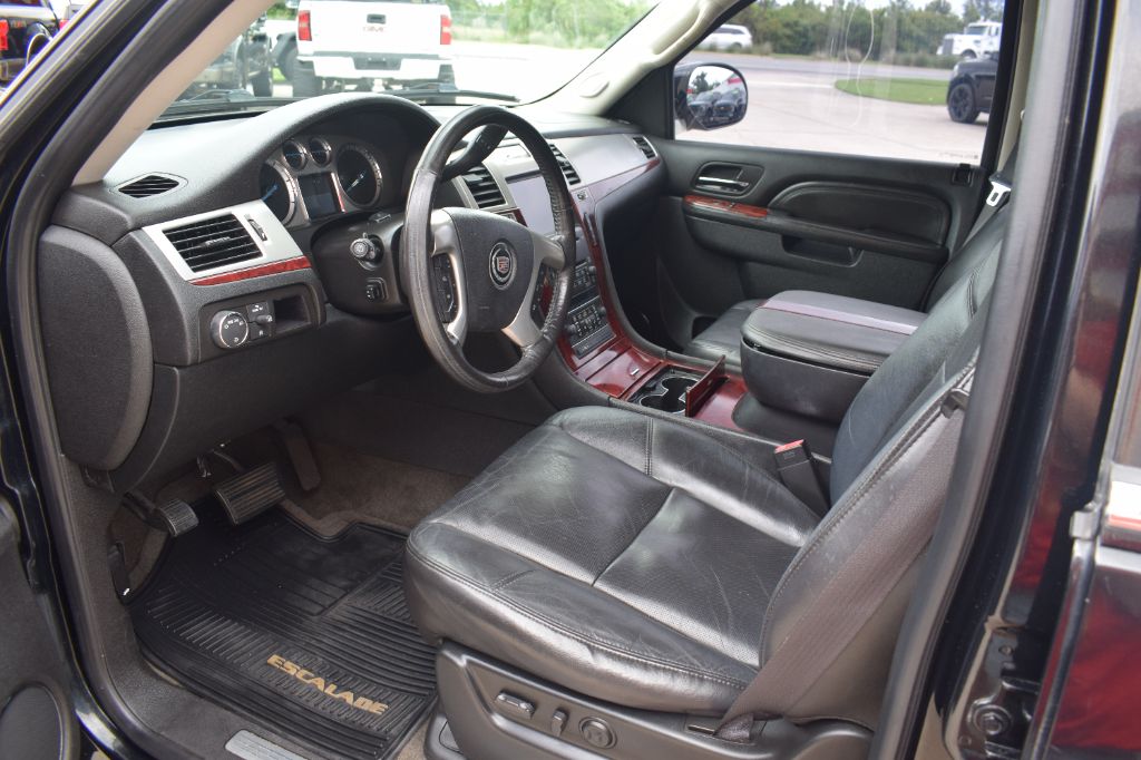2010 Cadillac Escalade - $8,499