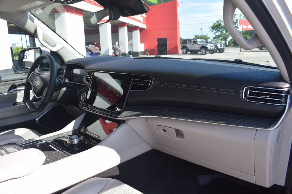 2022 Jeep Wagoneer - $31,900