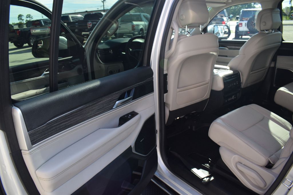 2022 Jeep Wagoneer - $31,900