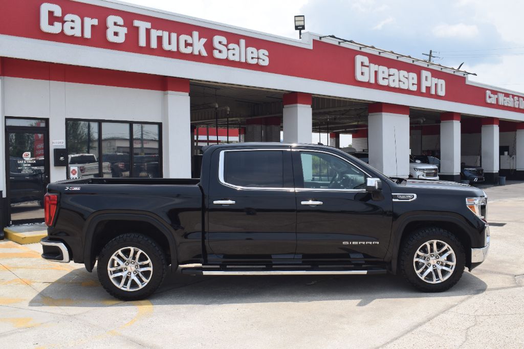 2021 GMC Sierra - $31,900
