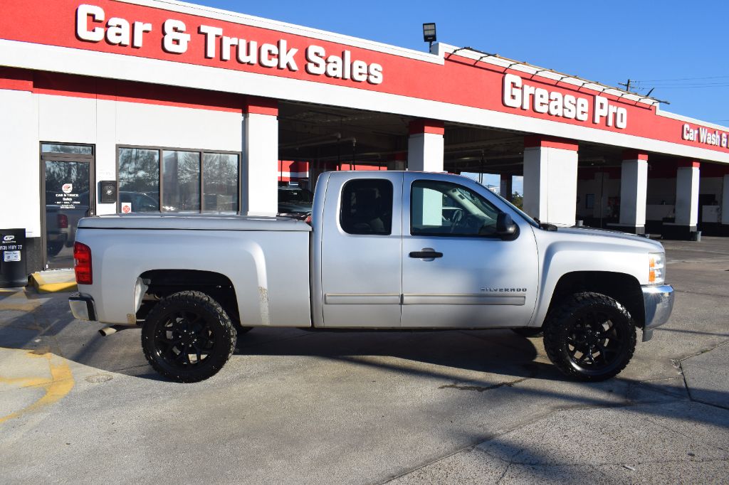 2013 Chevrolet Silverado - $13,900