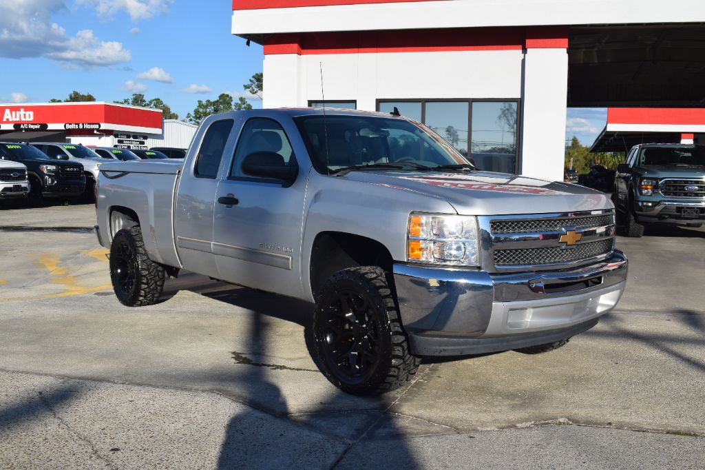 2013 Chevrolet Silverado - $13,900