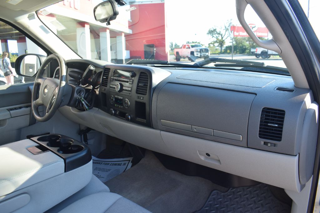 2013 Chevrolet Silverado - $13,900