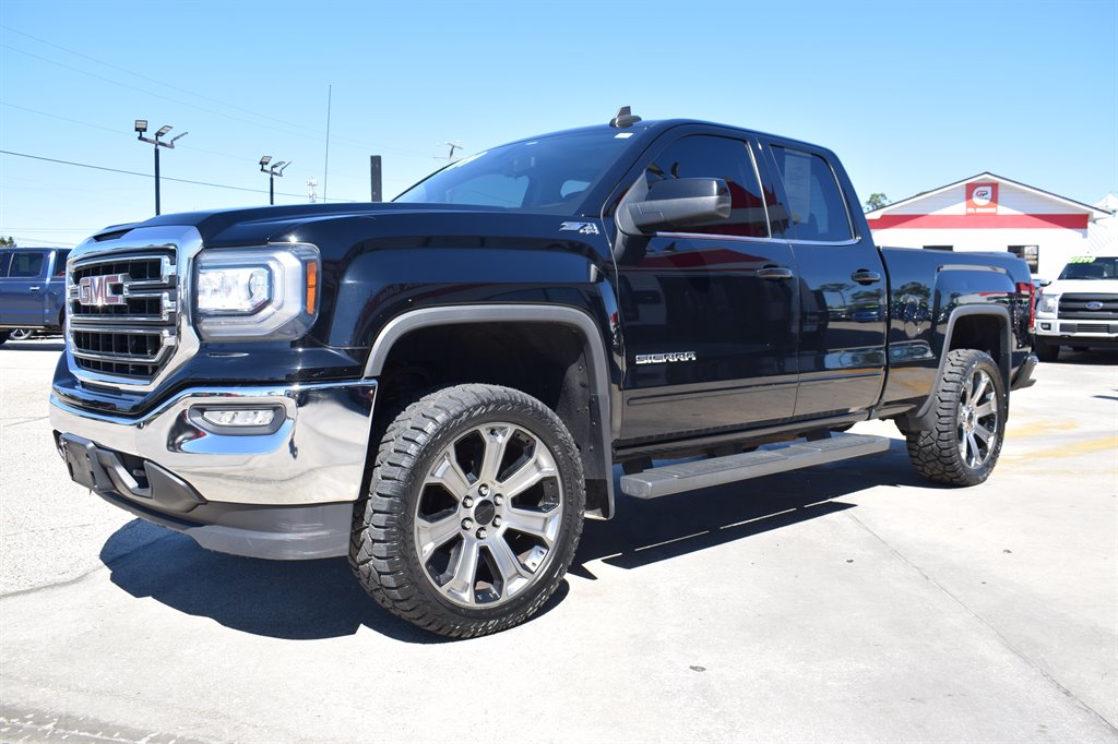 2018 GMC Sierra 1500 SLE photo