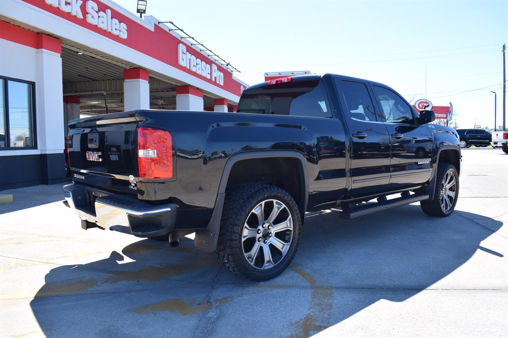 2018 GMC Sierra 1500 SLE photo