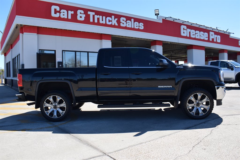 2018 GMC Sierra 1500 SLE photo
