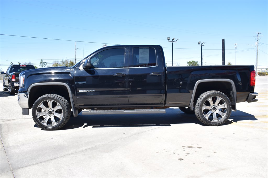 2018 GMC Sierra 1500 SLE photo