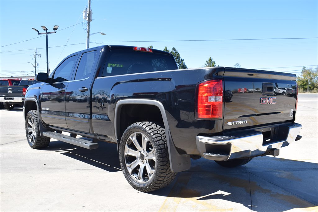 2018 GMC Sierra 1500 SLE photo