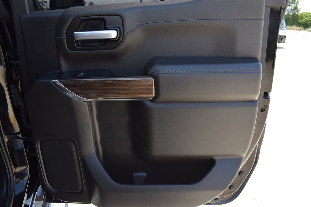 2019 Chevrolet Silverado 1500 RST photo