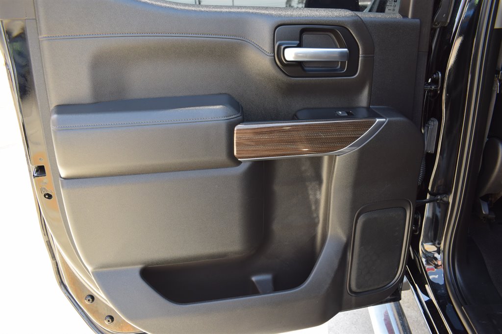 2019 Chevrolet Silverado 1500 RST photo