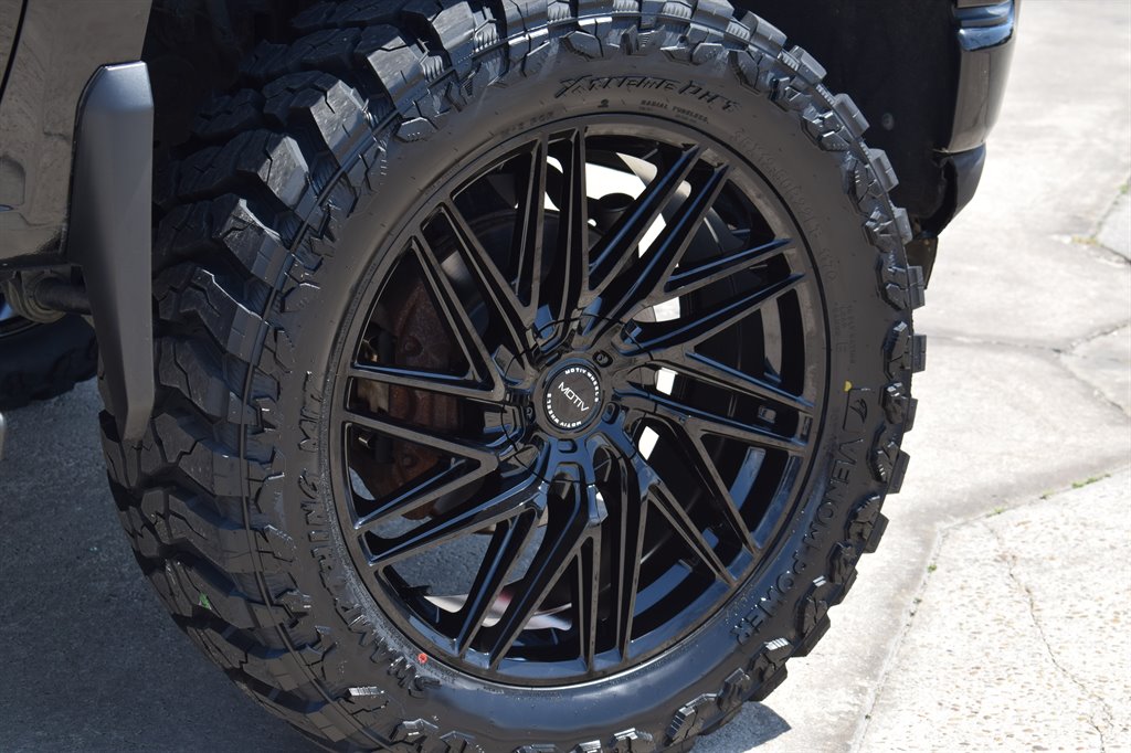 2019 Chevrolet Silverado 1500 RST photo