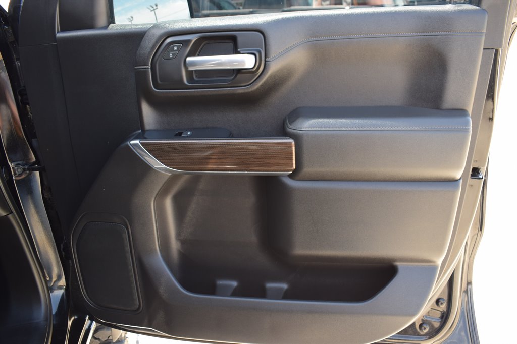 2019 Chevrolet Silverado 1500 RST photo