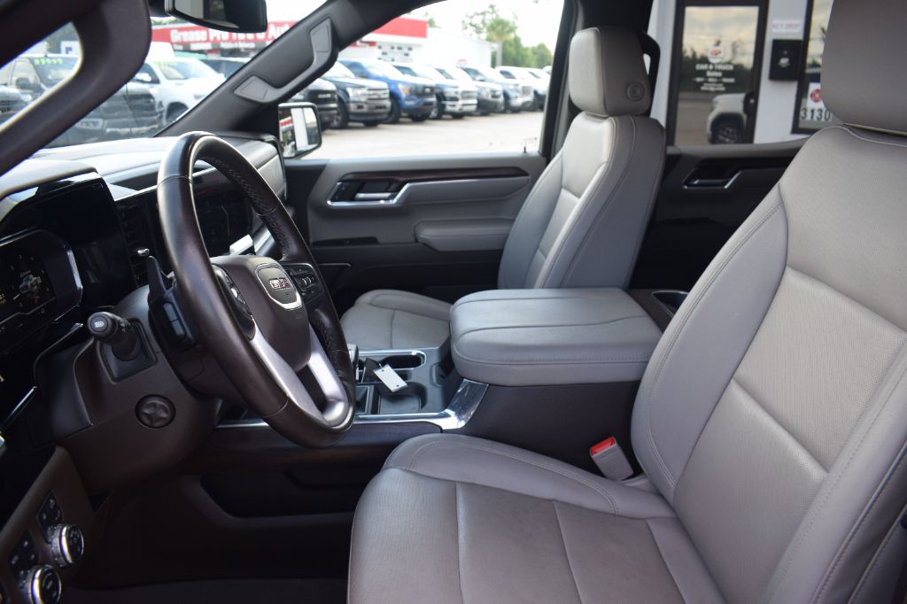 2024 GMC Sierra - $42,900