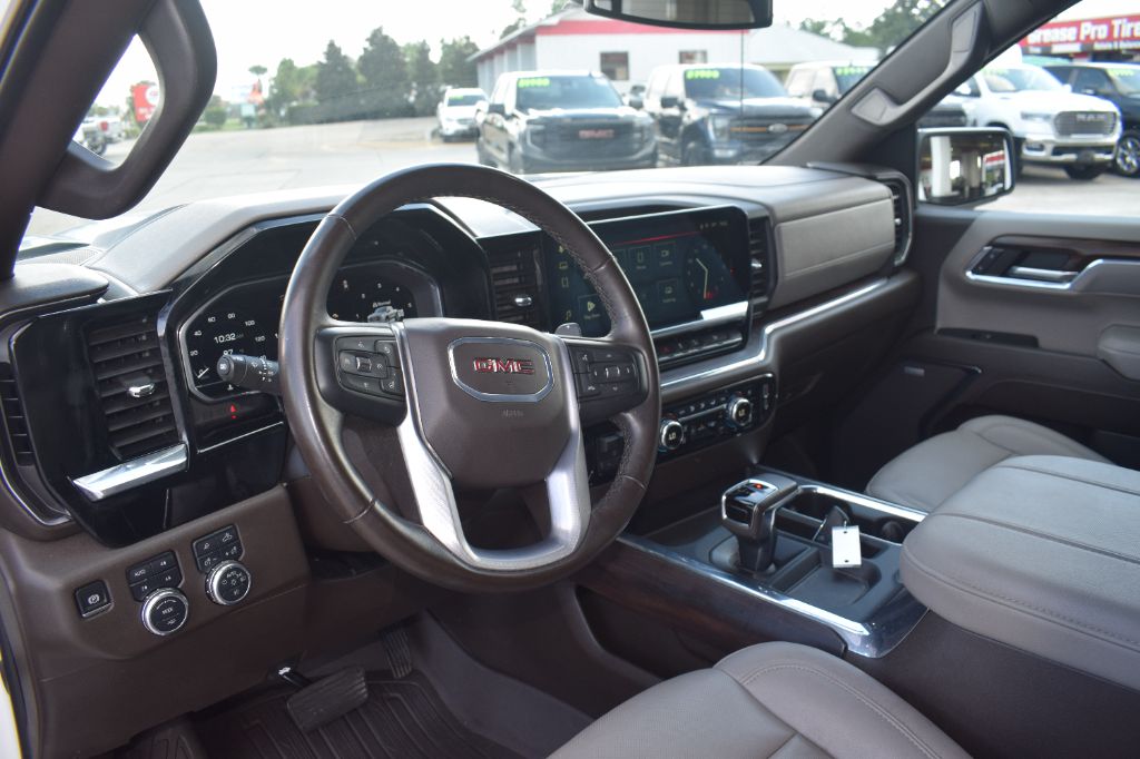 2024 GMC Sierra - $42,900