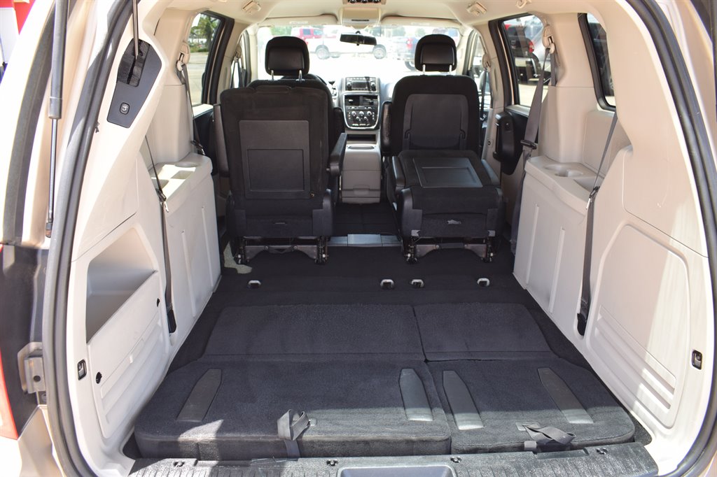 2015 Dodge Grand Caravan SXT photo