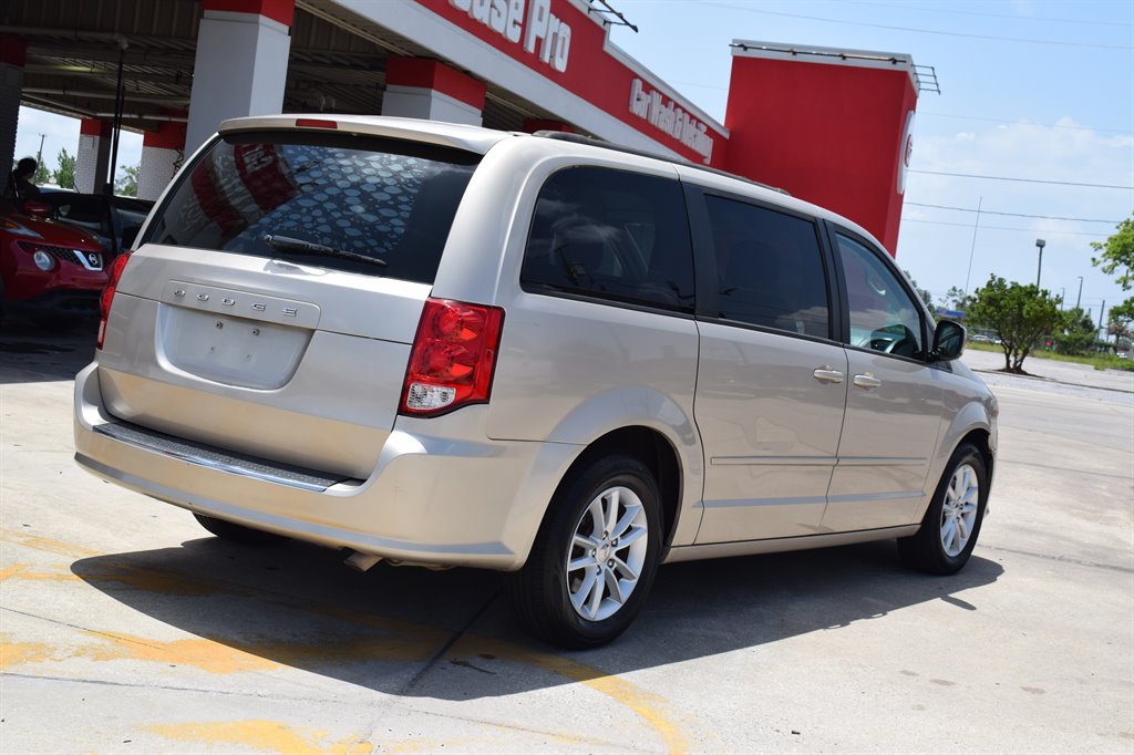 2015 Dodge Grand Caravan SXT photo