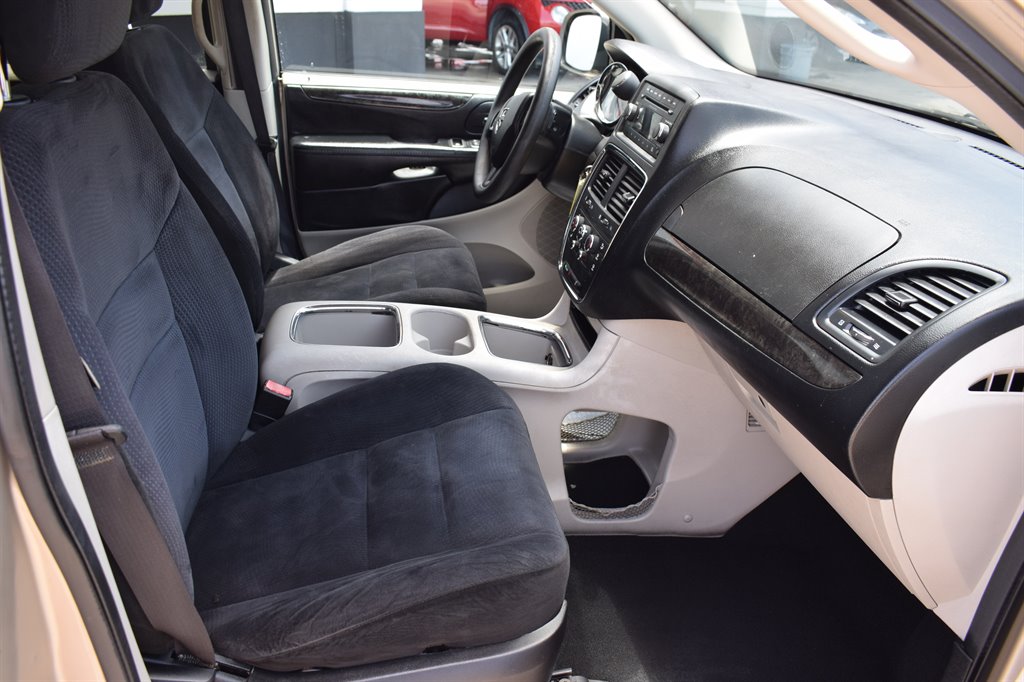 2015 Dodge Grand Caravan SXT photo