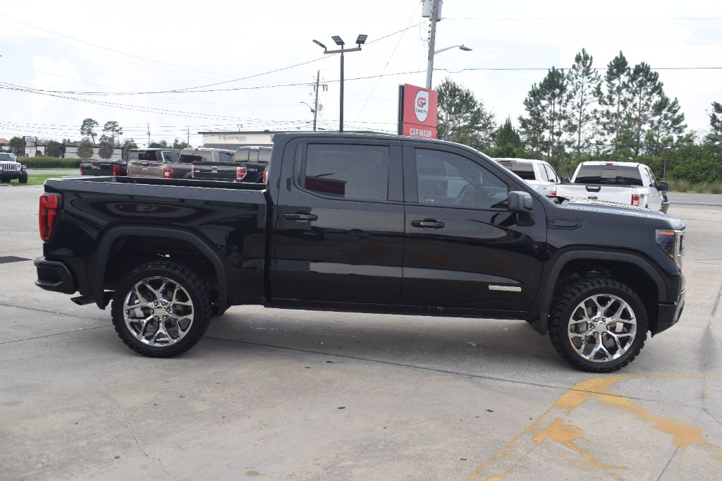 2022 GMC Sierra - $31,900
