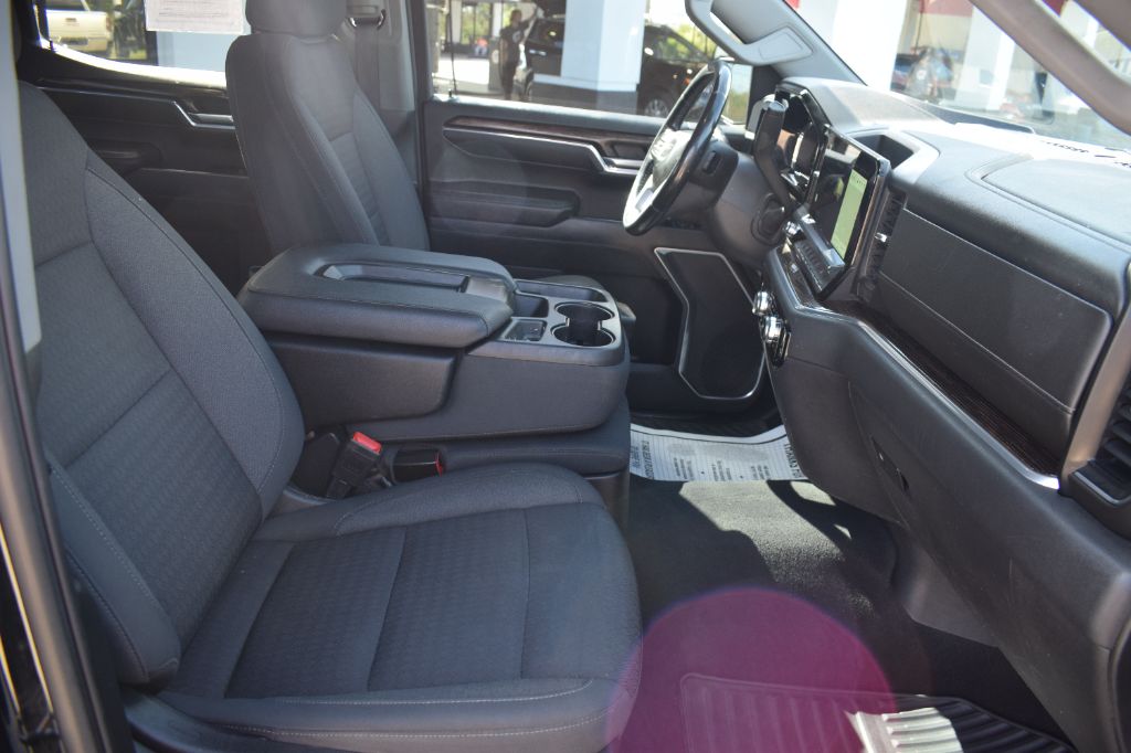 2022 GMC Sierra - $31,900
