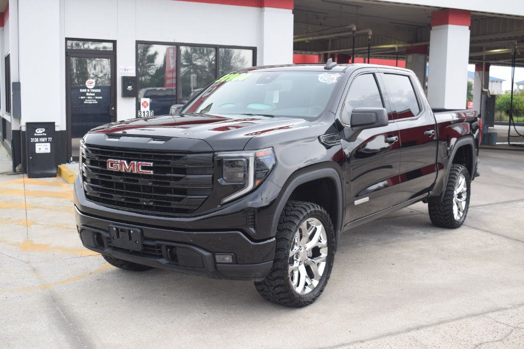 2022 GMC Sierra - $31,900