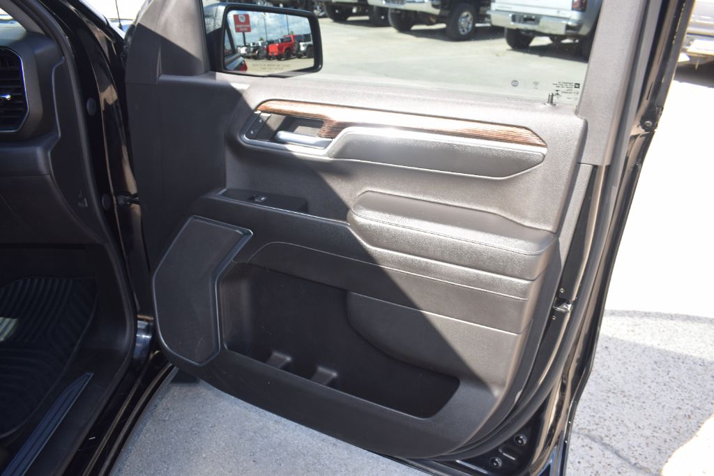 2022 GMC Sierra - $31,900