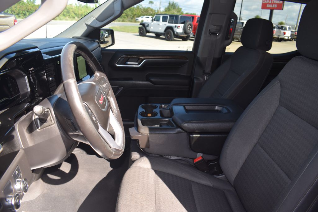2022 GMC Sierra - $31,900