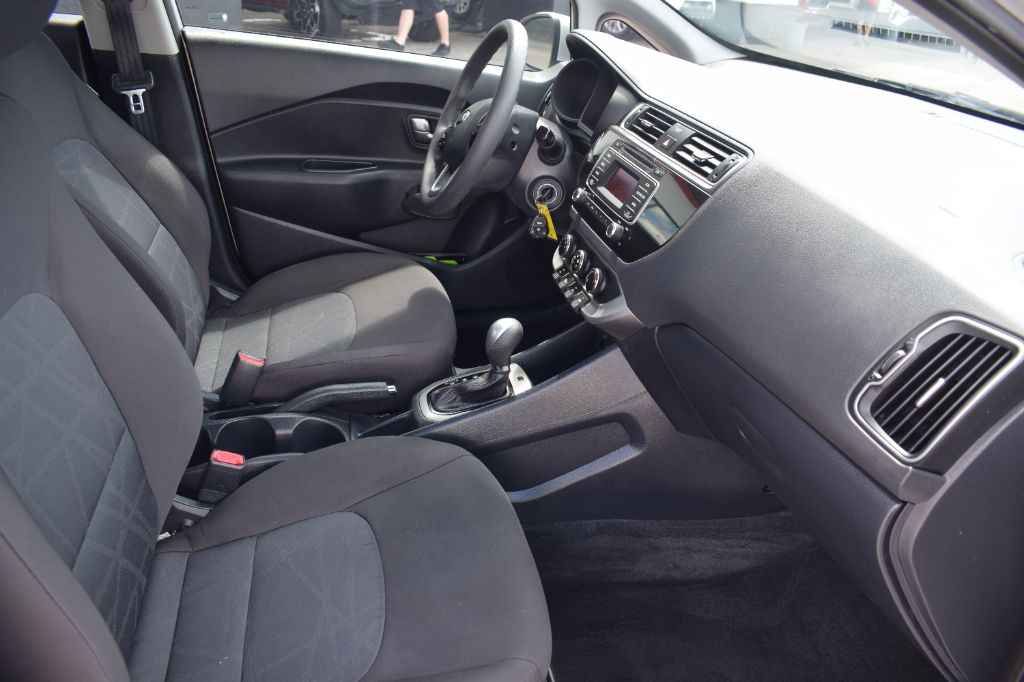 2016 Kia Rio - $11,499