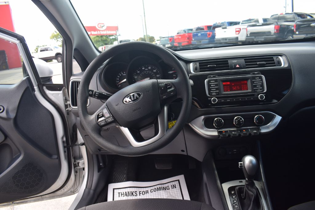 2016 Kia Rio - $11,499