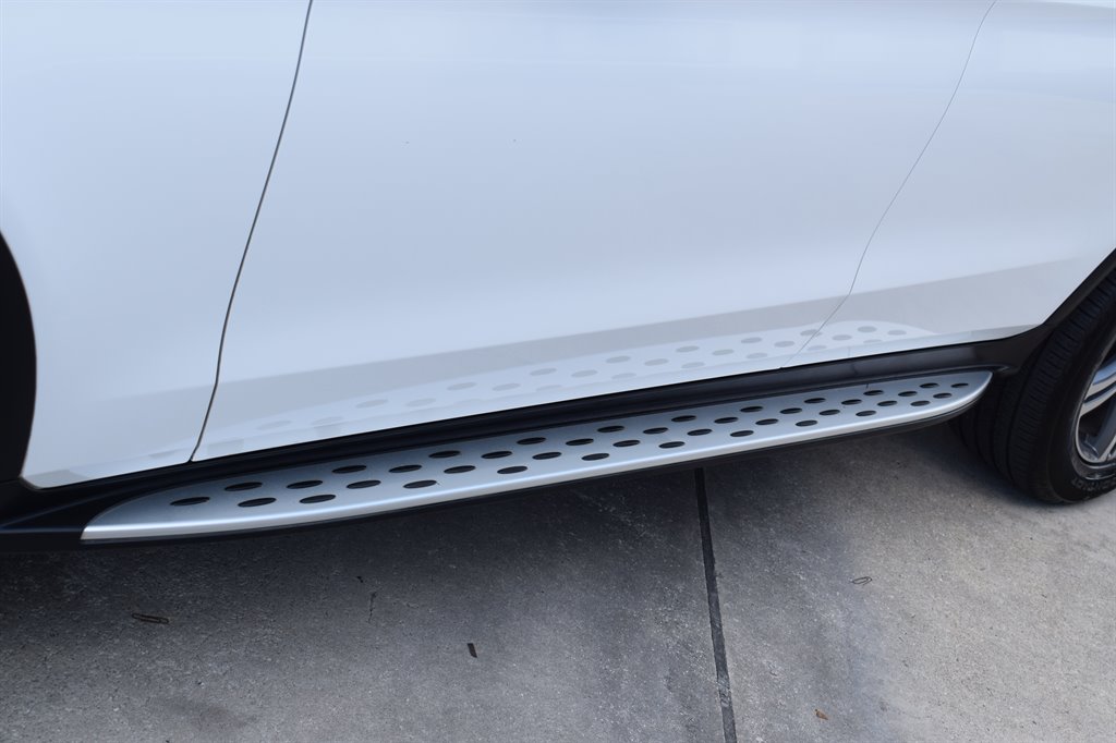 2020 Mercedes-Benz GLC - $18,900