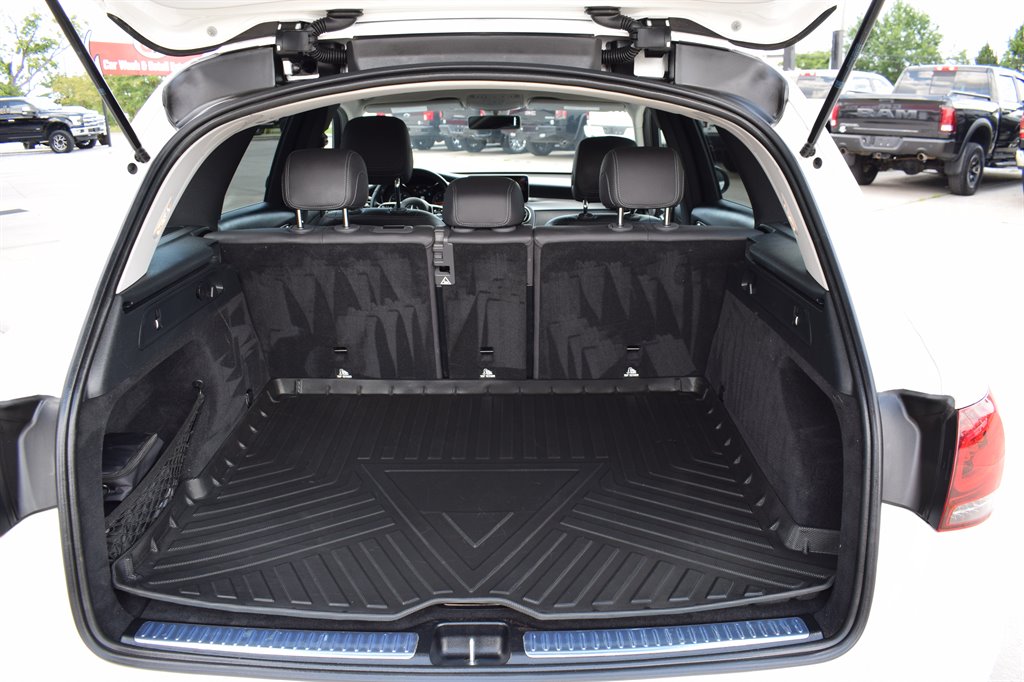 2020 Mercedes-Benz GLC - $18,900
