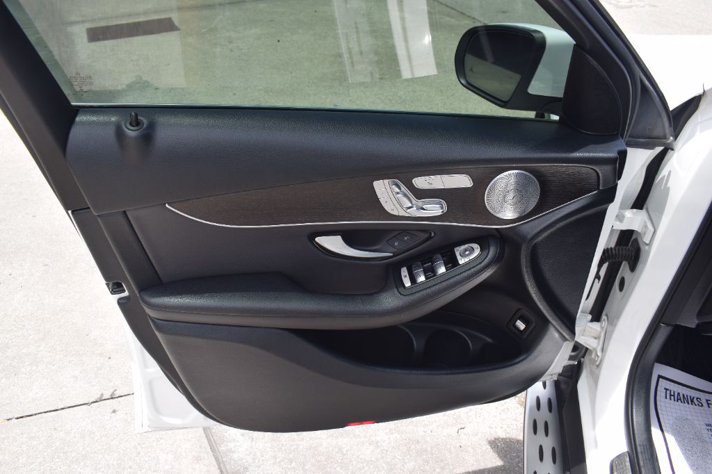 2020 Mercedes-Benz GLC - $18,900