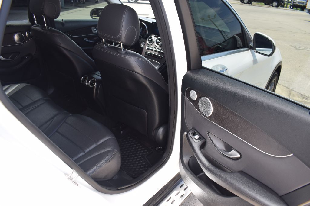 2020 Mercedes-Benz GLC - $18,900