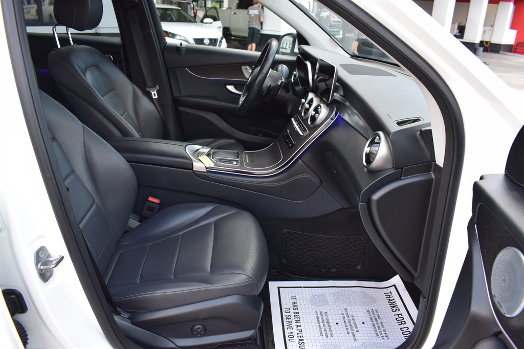 2020 Mercedes-Benz GLC - $18,900